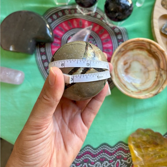 Septarian sphere from Madagascar - Picture 5 of 5